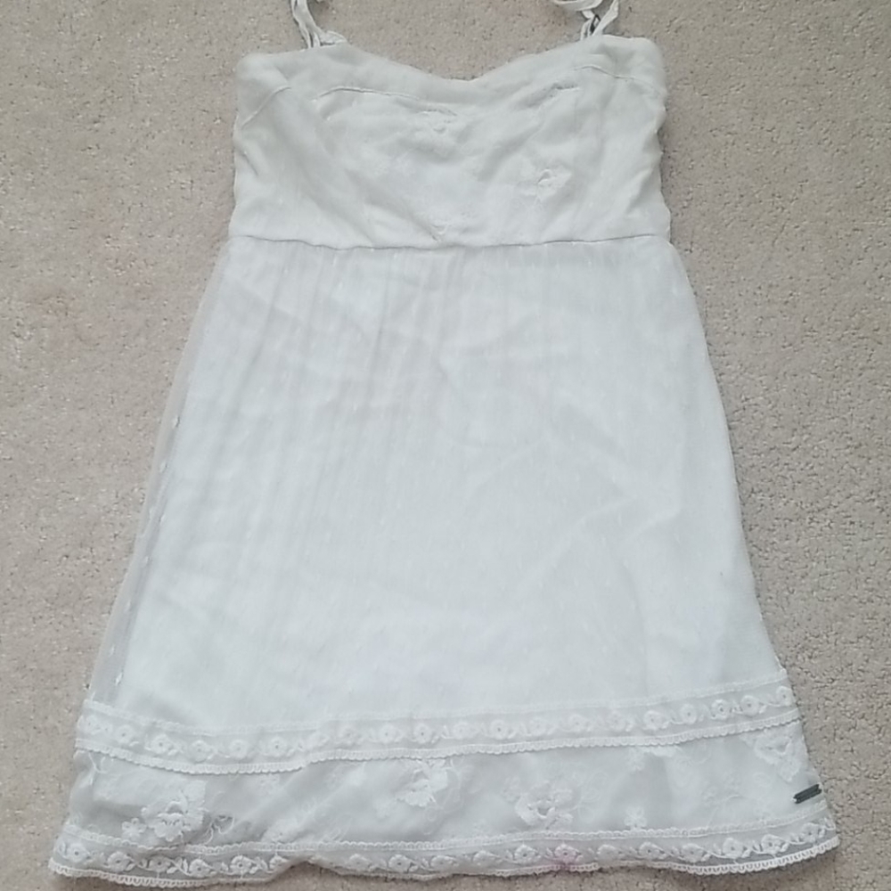 Abercrombie lace dress - Picture 2 of 12